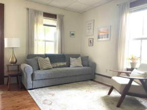 Cute 1 Bedroom in Historic Downtown Shelburne